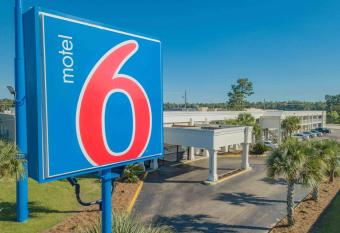 Motel 6 Saraland Al allows 18 year olds to book a room