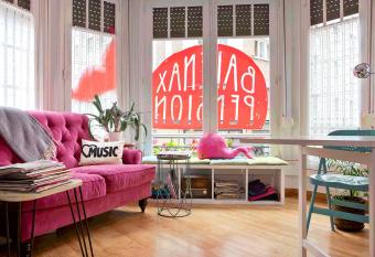 Balenax Pensi  n allows 18 year olds to book a room