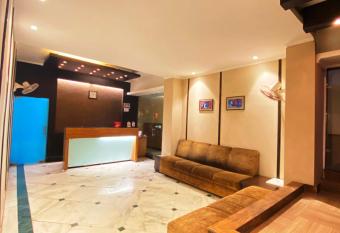 status business hotel has Smoking rooms