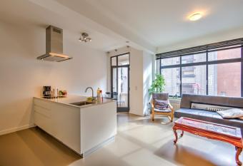 The Meir Lodge. Apartments in heart of Antwerp has Balcony rooms