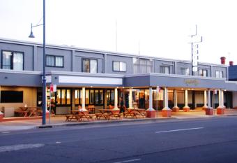 Commodore Motor Inn allows 18 year olds to book a room