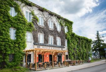 Hotelli Ville allows 18 year olds to book a room