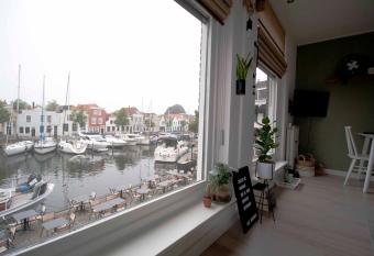 De Kade has Balcony rooms