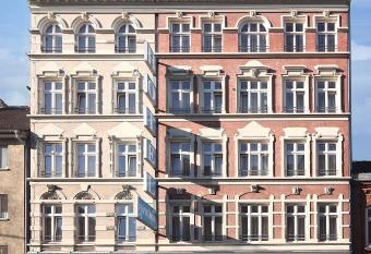 Hotel Hansehof allows 18 year olds to book a room