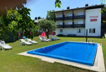 Pension Victoria has Balcony rooms