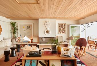 Hotel Joaquin has Balcony rooms