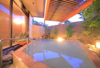 Hotel Hanaan allows 18 year olds to book a room