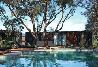 Bangalay Luxury Villas has Balcony rooms