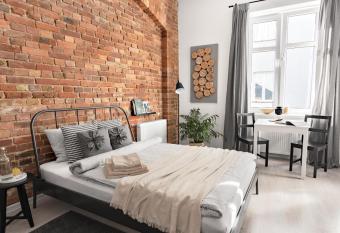 HARBOR APARTMENTS - Damrota has Balcony rooms