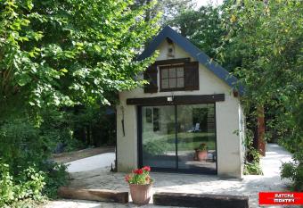 La Datcha has Balcony rooms