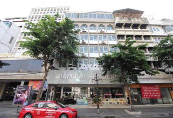 OYO 102 Diamond Residence Silom allows 18 year olds to book a room