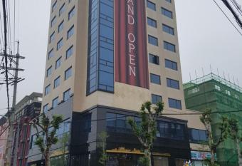 Rosabell Hotel allows 18 year olds to book a room