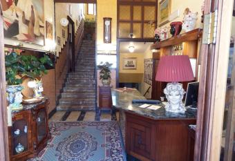 Hotel Touring allows 18 year olds to book a room