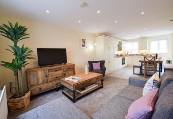 Hillyard Mews allows 18 year olds to book a room