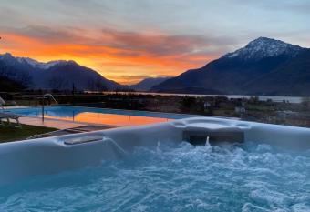 BELLA VITA Residence by VR Lago allows 18 year olds to book a room