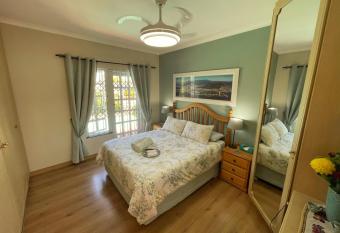 Lemon Tree Cottage allows 18 year olds to book a room