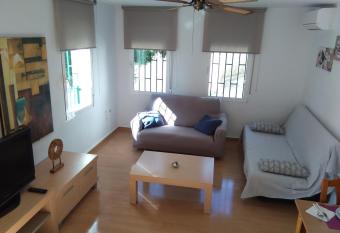 Apartamento Lepanto Playa allows 18 year olds to book a room