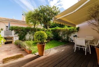 3 bedrooms house with shared pool enclosed garden and wifi at Vilamoura 3 km away from the beach has Balcony rooms