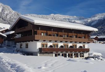 Hotel Andreas has Balcony rooms