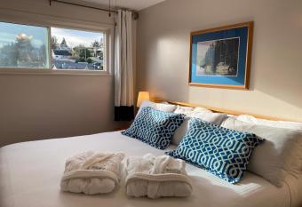 Buccaneer Inn has Balcony rooms