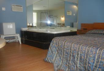 Motel Bonsoir allows 18 year olds to book a room