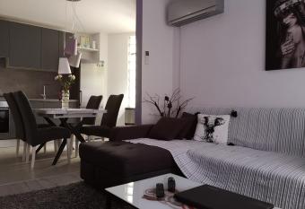 Apartman Emanuel allows 18 year olds to book a room