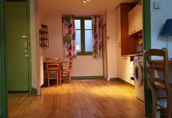 Le Velo Rouge allows 18 year olds to book a room