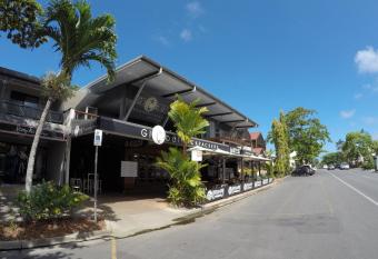 Global Backpackers Port Douglas allows 18 year olds to book a room