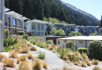 Hampshire Holiday Parks - Queenstown Lakeview has Balcony rooms