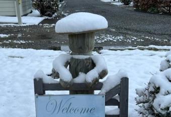 Hampshire Holiday Parks - Arrowtown allows 18 year olds to book a room