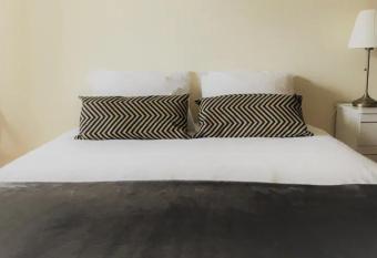 cosy2bedroomapartment has Balcony rooms