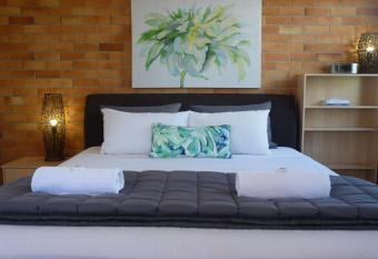 Sunseeker Motel allows 18 year olds to book a room