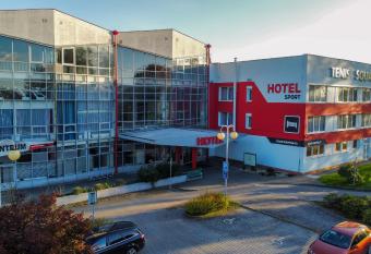 Hotel Sport allows 18 year olds to book a room