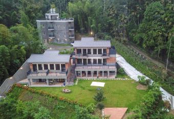 Sitou ARCADIA Homestay allows 18 year olds to book a room