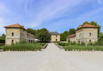 La Maison Forte allows 18 year olds to book a room