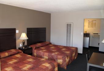 Budget Host Inn NAU / Downtown Flagstaff allows 18 year olds to book a room