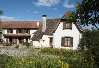 B&B - Chambres d H  tes Acoucoula has Balcony rooms