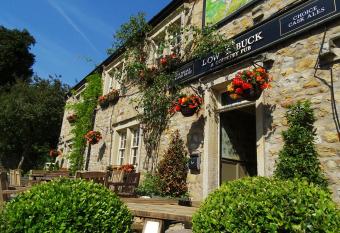 The Lower Buck Inn has Balcony rooms