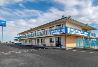 Rodeway Inn has Smoking rooms