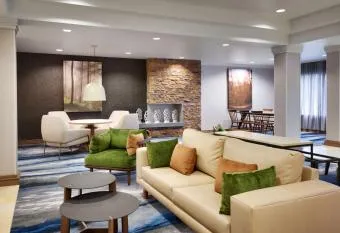 Luxury Inn By OYO Albany has Balcony rooms