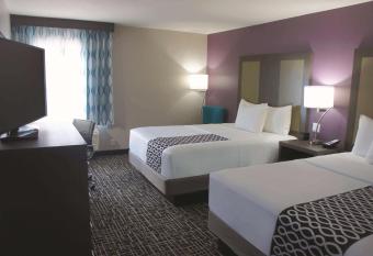 La Quinta Inn & Suites by Wyndham Kanab allows 18 year olds to book a room