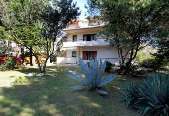 Lopar 516 has Balcony rooms