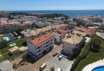 Apartamentos Cabrita allows 18 year olds to book a room