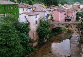 Studio avec balcon a Rennes les bains has Balcony rooms