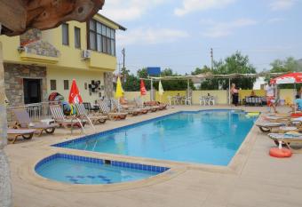 Ada Apart Hotel has Balcony rooms