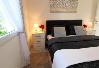 Apartman Ana has Balcony rooms