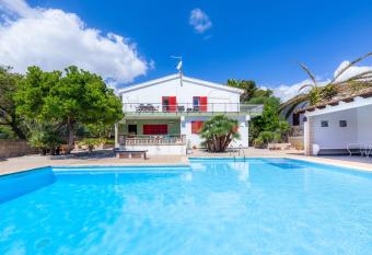 Es Pins Gran has Balcony rooms