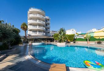 Romance Beach Hotel has Balcony rooms
