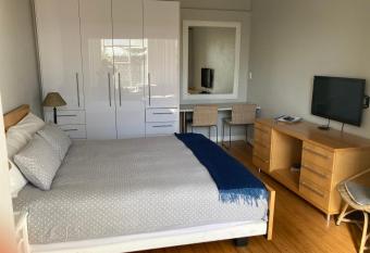 The Fox Hole has Balcony rooms