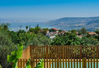 Nof Tzameret Cabins allows 18 year olds to book a room